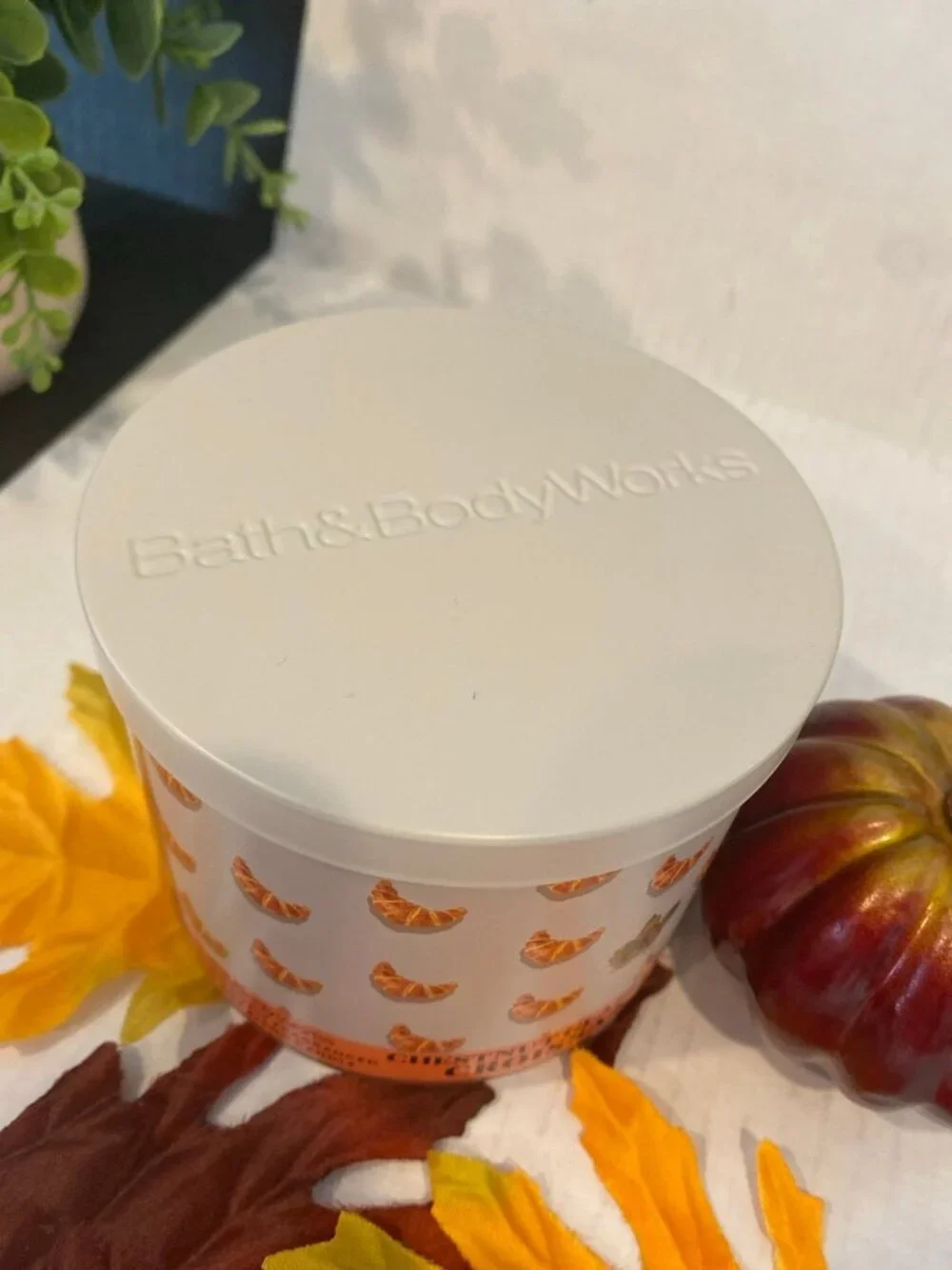 “Chestnut Glazed Croissant” Bath & Body Works New 3 Wick Candle